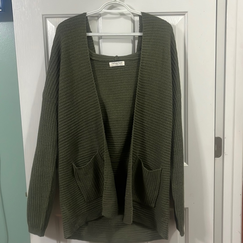Full Circle Trends Women’s Sweater size Medium